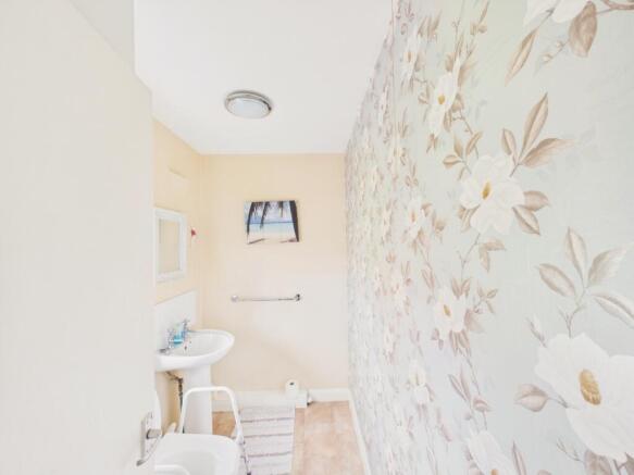 3 bed Semi-Detached for sale Image 11