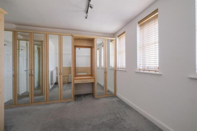 2 bed Penthouse for sale Image 11