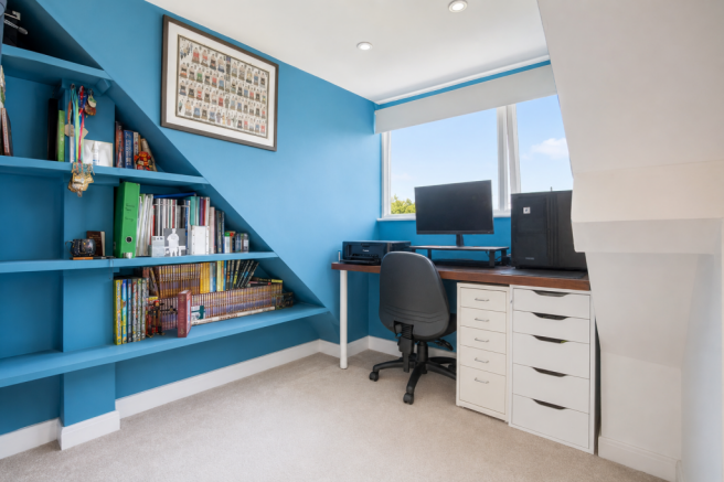 4 bed Semi-Detached for sale Image 12