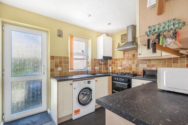 Kitchen 2 .jpg