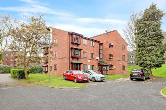 02-aeedJHPropWpen - 44 Ashurst Close - 43.jpg