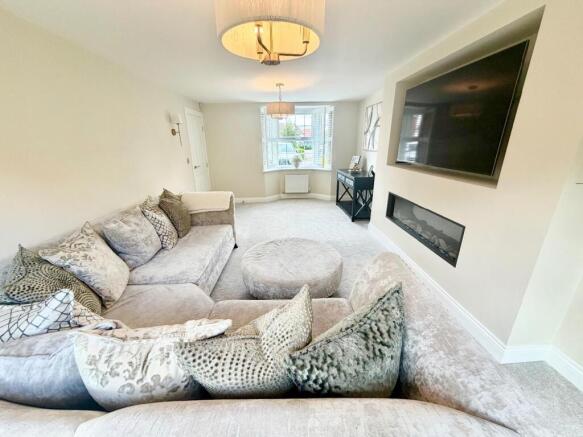 4 bed Detached for sale Image 6