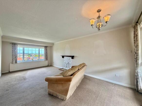 2 bed Flat for sale Image 3
