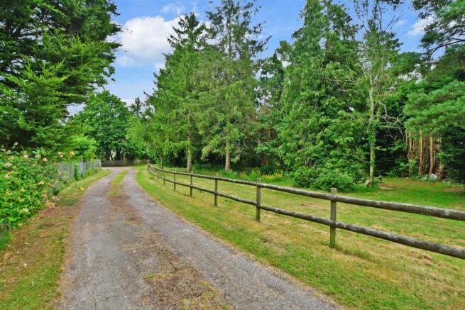 Driveway/Parking