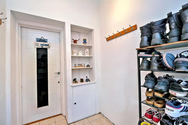 Sunningdale Walk, Alwoodley, Leeds, LS17 7SG photo 2