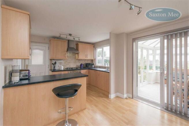 BEAUTIFUL BREAKFASTING KITCHEN