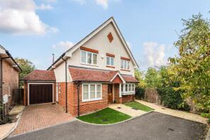 3 Calshot House, Kelmscott Place, Ashtead KT21 2HD