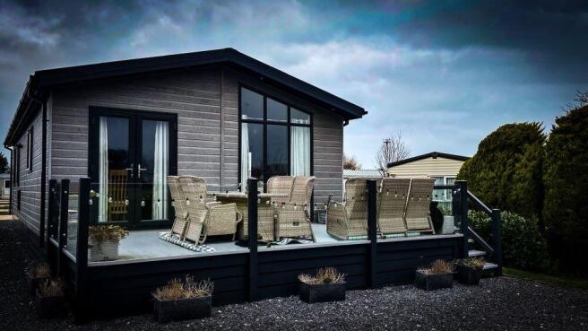 Prestige Majestic Exterior Photo At Willowgrove Le
