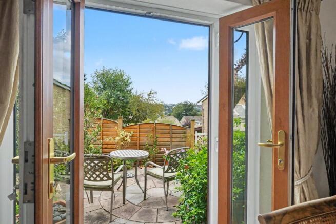 5 bed Detached for sale Image 9