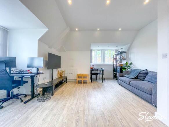 8 St Peters lounge m
