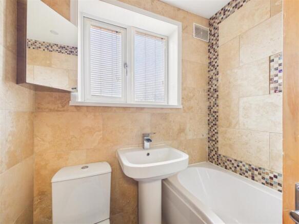 3 bed Terraced for sale Image 10