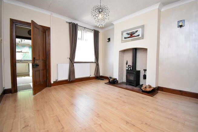 DINING ROOM.jpg