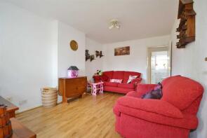 4, Southdale, Chigwell IG7 5NN