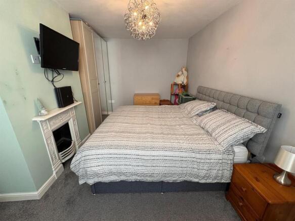 4 bed Terraced for sale Image 12