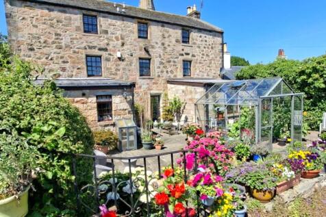 Castle House, 27 High Street, Kirkliston, Edinburgh, EH29 9AY