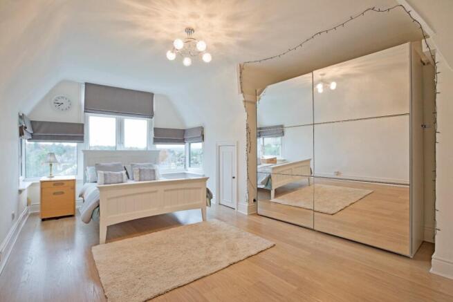 4 bed Maisonette for sale Image 7