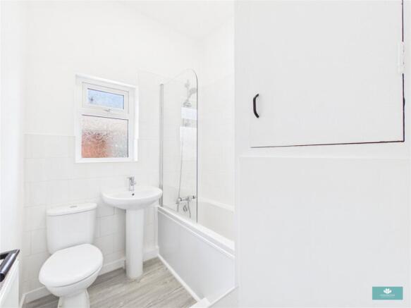 3 bed Terraced for sale Image 4