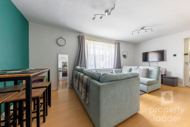 Manor Court, Aylsham, Norfolk photo 4
