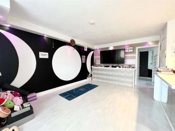 Open Plan Kitchen/Lounge