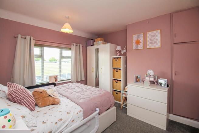 3 bed Semi-Detached for sale Image 10