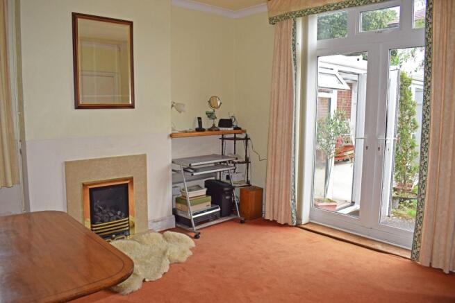31 High House Drive, sitting.jpg