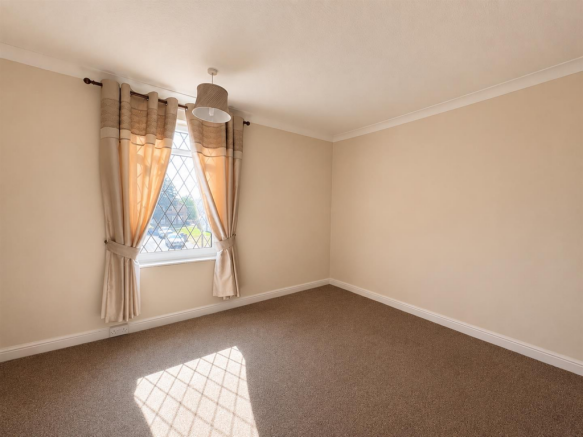 3 bed Terraced for sale Image 8