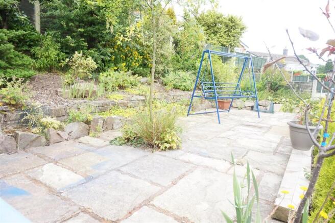 LANDSCAPED REAR GARD