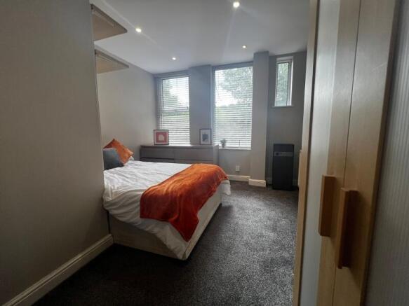 2 bed End of Terrace to rent Image 4