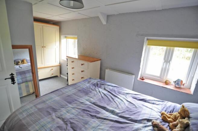 BEDROOM 2