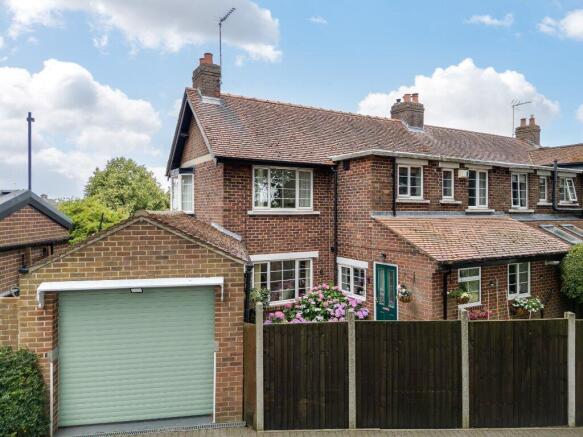 3 bed Semi-Detached for sale Image 9