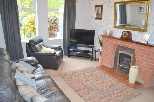 Lounge 1 (Custom).JPG