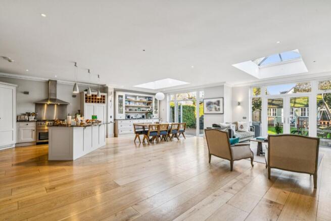 Kitchen/Dining Area