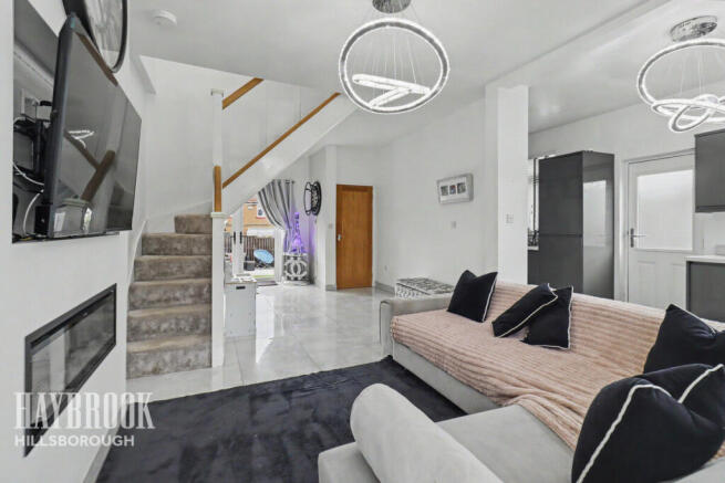 3 bed Semi-Detached for sale Image 8