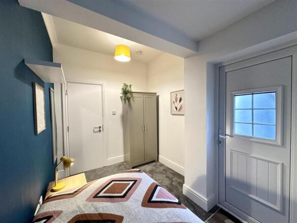 Room 2 Ensuite