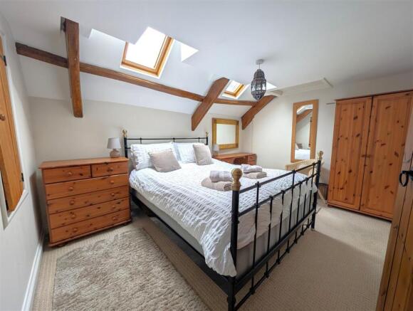 bed 1.jpg