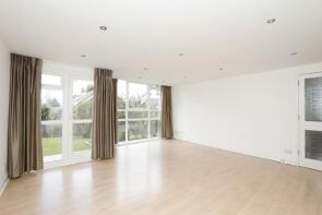1, 38 Effra Court, Homelands Drive, Upper Norwood, London SE19 2NS