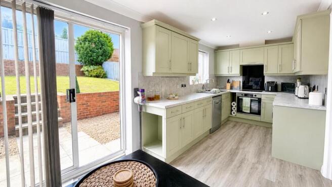 3 bed Semi-Detached for sale Image 5