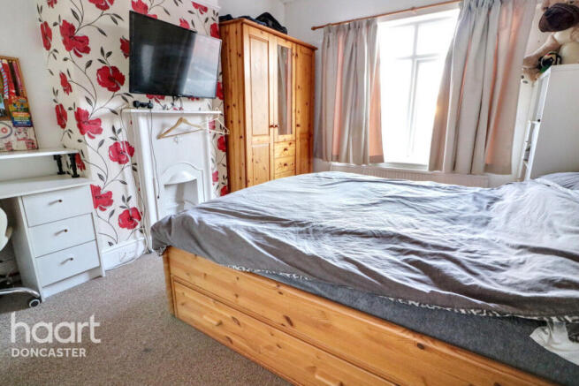 3 bed Semi-Detached for sale Image 8