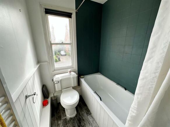 Bathroom.JPG