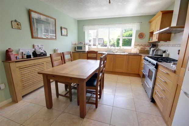 Kitchen...jpg