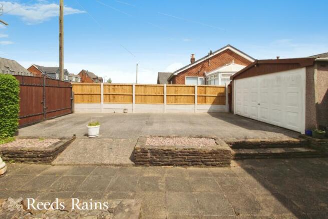 Rear Drive / Garage