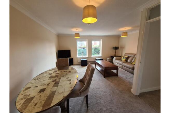 Lounge/Dining Room