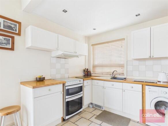 2 bed Detached for sale Image 6