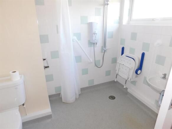 WETROOM.JPG