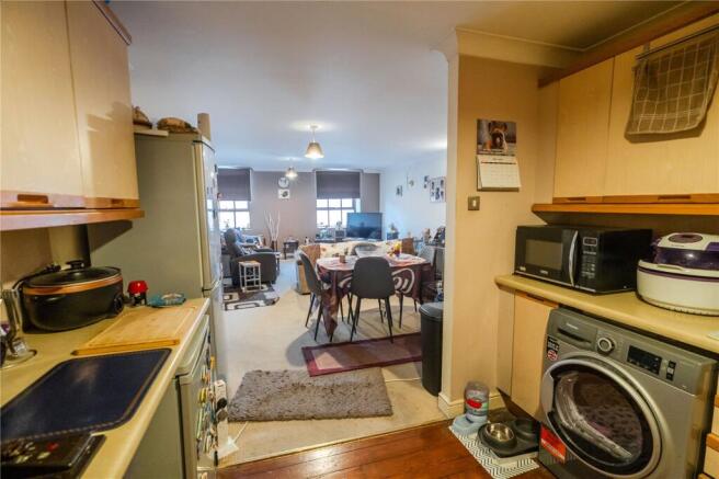 Kitchen (2)