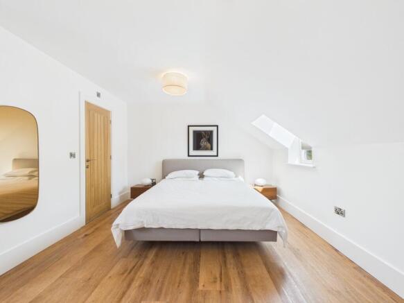 4 bed Detached for sale Image 12