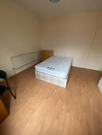 4 bed Terraced to rent Image 7