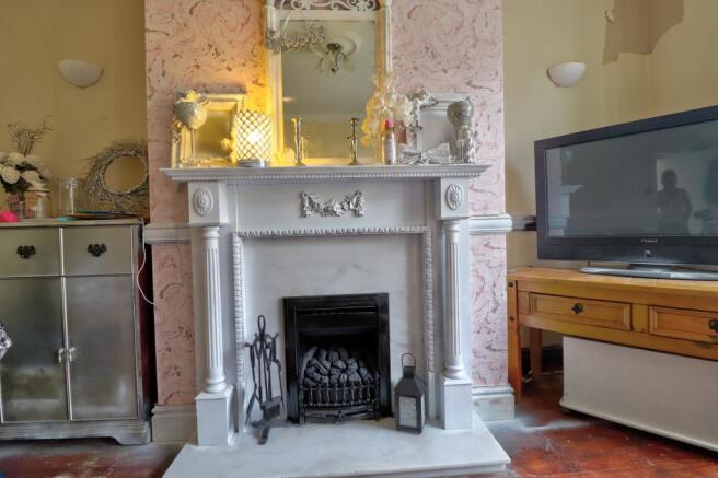 Fireplace & Chimney Breast