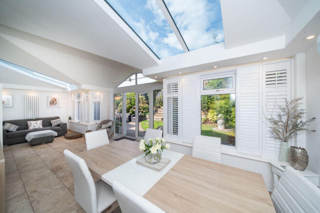 GARDEN ROOM