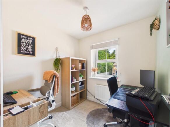 3 bed Semi-Detached for sale Image 10